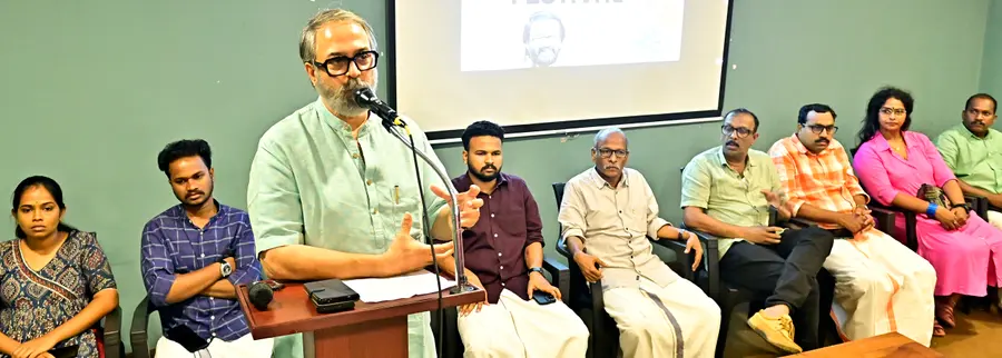 എസ്എഫ്ഐ അഖിലേന്ത്യ സമ്മേളനത്തിന് മുന്നോടിയായുള്ള ചലച്ചിത്രോത്സവം മധുപാൽ ഉദ്‌ഘാടനം ചെയ്യുന്നു