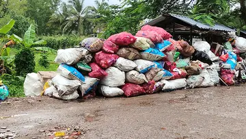 അണിയൂർ മാർക്കറ്റിനുസമീപത്തുള്ള മാലിന്യക്കൂമ്പാരം