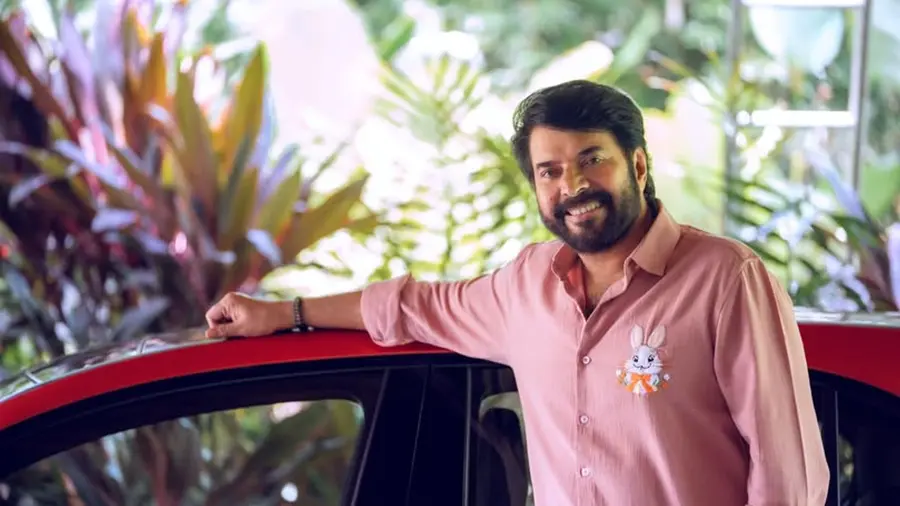 ഈസ്റ്റർ ആശംസകളുമായി മമ്മൂട്ടി; തരംഗമായി ഷർട്ടിലെ 'മുയൽ' ചിത്രം 