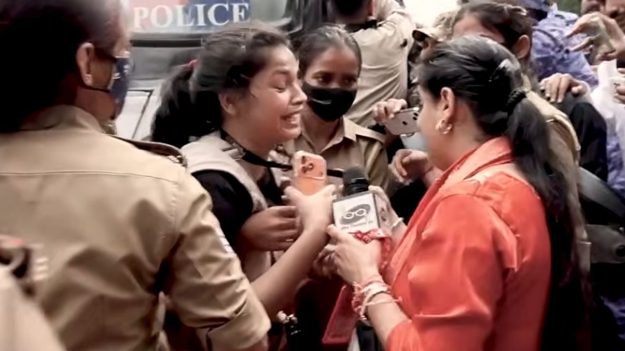 media persons attacked by delhi police