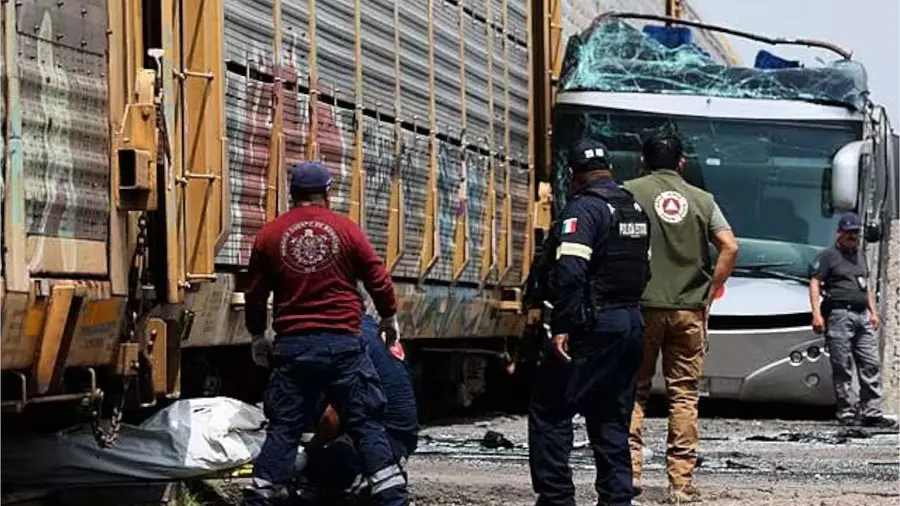 mexico train accident