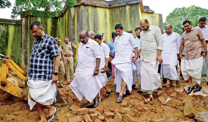 Water Tank Collapse Up