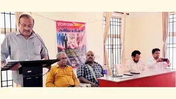 എംഎംഇയു ജില്ലാ കൺവൻഷൻ സിഐടിയു സംസ്ഥാന കമ്മിറ്റി അംഗം  എൻ സായികുമാർ ഉദ്ഘാടനം ചെയ്യുന്നു