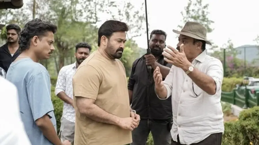 mohanlal and sathyan anthikkad hridayapoorvam movie
