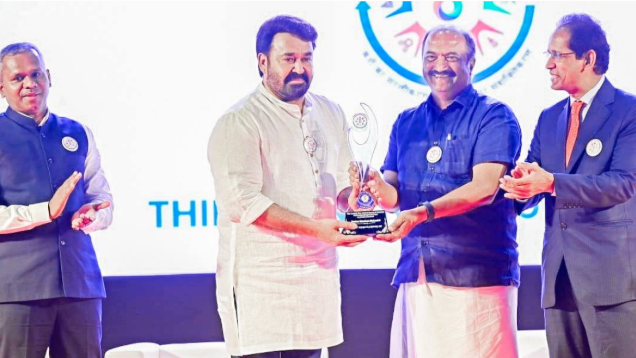 mohanlal receives best gst payer award.png
