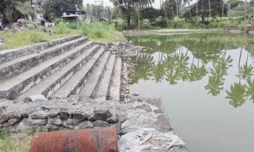 നിർമാണം നിലച്ച മുക്കാത്തോട്