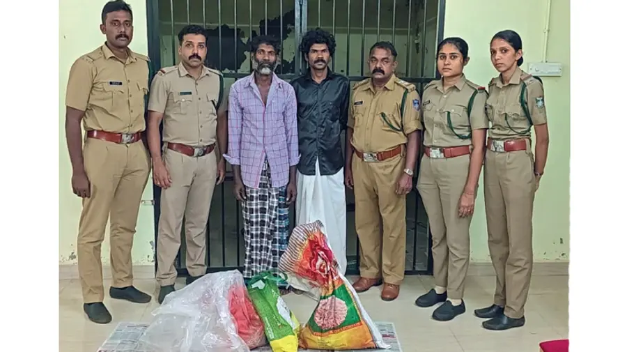 മുള്ളൻപന്നിയെ വേട്ടയാടിയ രണ്ടുപേർ പിടിയിൽ