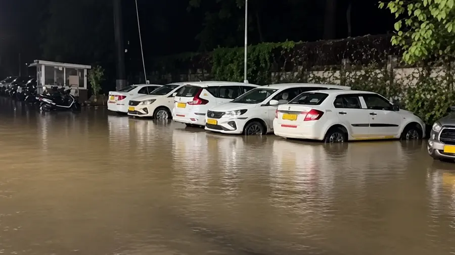 mumbai rain waterlogg