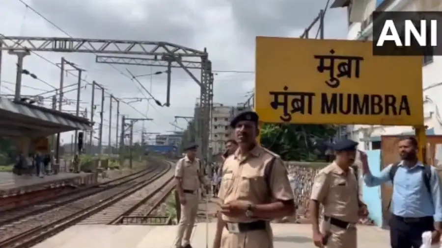 mumbra thane train accident