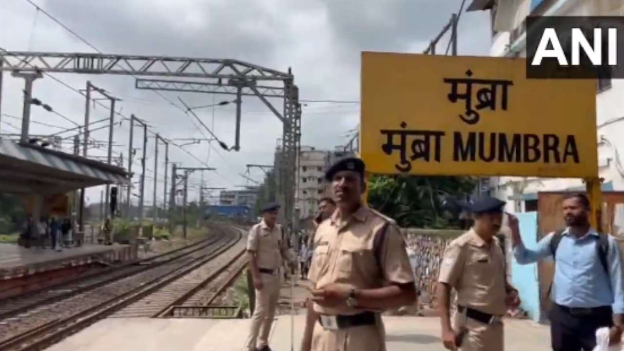 mumbra thane train accident