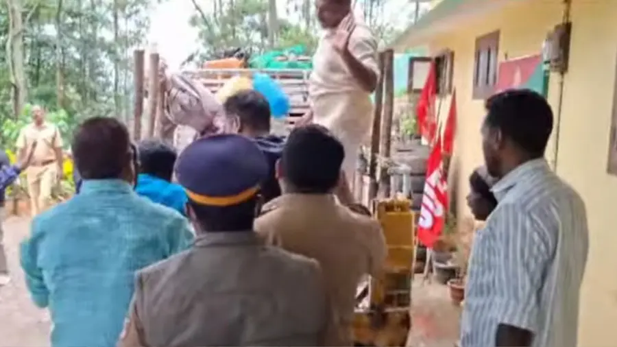 munnar protest tiger attack