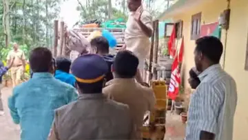 munnar protest tiger attack