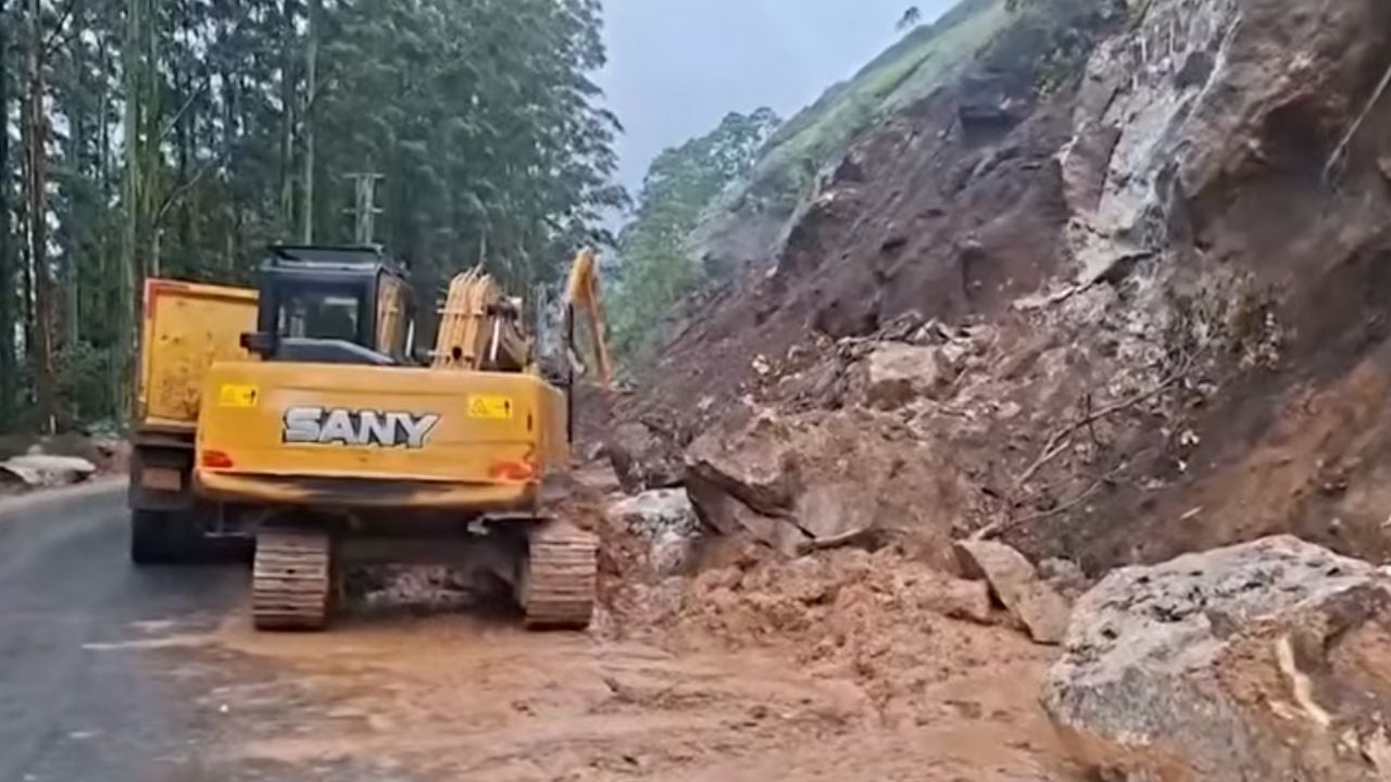 munnar road landslide