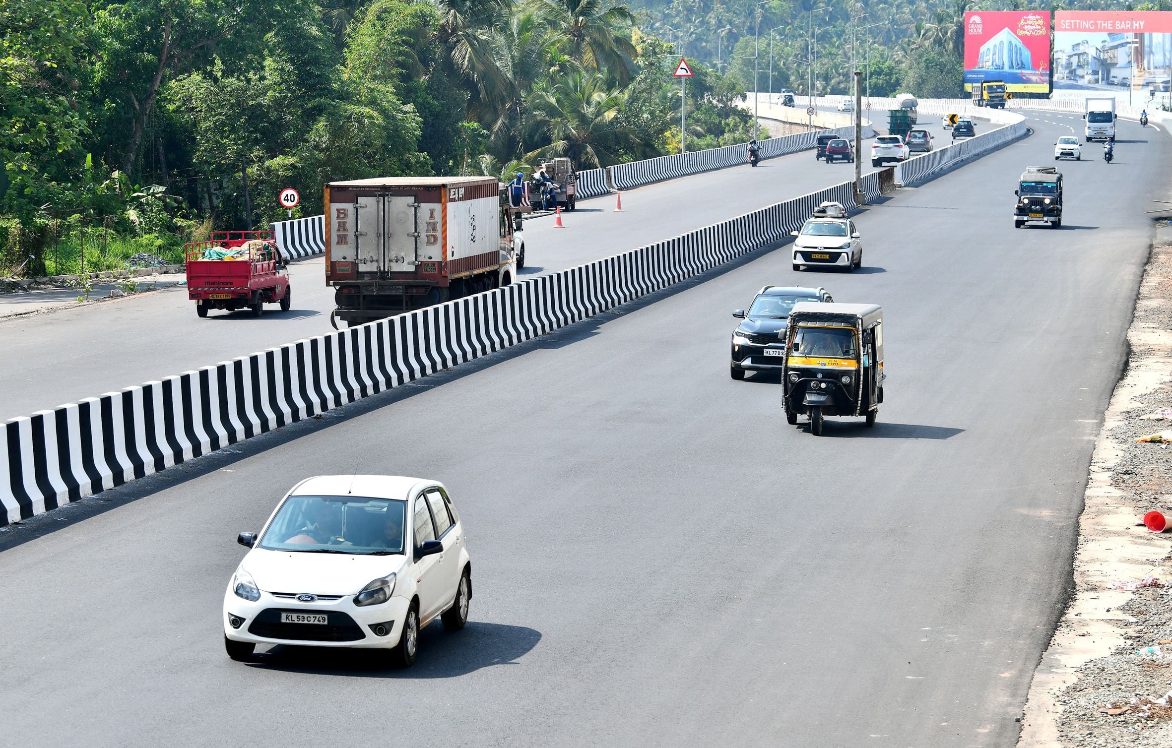 ദേശീയപാത 66ല്‍ മലാപ്പറമ്പ്-- – വെങ്ങളം റീച്ചിൽ ആറുവരി പാത പൂര്‍ണമായും ​ഗ​താ​ഗതത്തിനായി തുറന്നുകൊടുത്തപ്പോള്‍