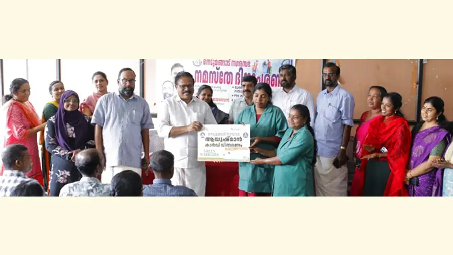 നെടുമങ്ങാട്‌ നഗരസഭയിൽ യന്ത്രവൽകൃത മാലിന്യ നിർമാർജന ആവാസവ്യവസ്ഥ ദിനാചരണം  ചെയർപേഴ്സൺ  ആർ ജയദേവൻ ഉദ്ഘാടനം ചെയ്യുന്നു