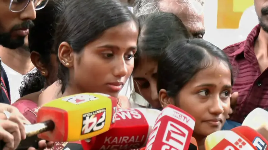 nenmara sudhakaran daughters