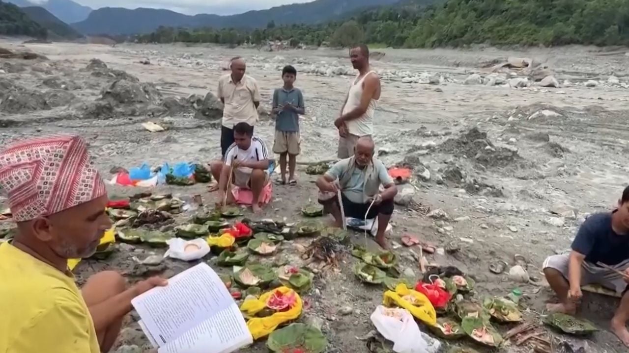 nepal symbolic funeral