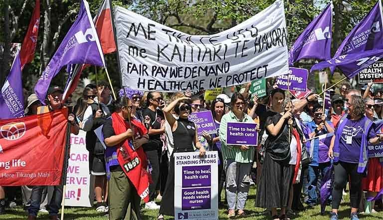 ന്യൂസിലൻഡിൽ ലക്ഷം പേരുടെ  പണിമുടക്ക്