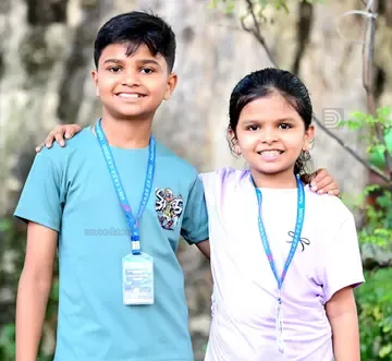 നിരൺ ബിനുവും നിവേദ്യ ബിനുവും