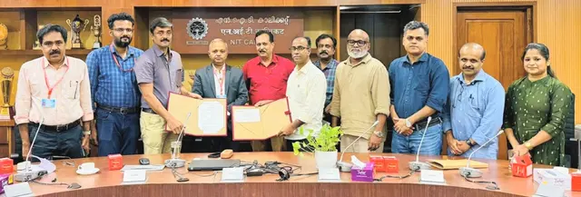 എൻഐടിയും ഊരാളുങ്കൽ ലേബർ കോൺട്രാക്ട് കോ -ഓപ്പറേറ്റീവ് സൊസൈറ്റിയും ധാരണപത്രം കൈമാറുന്നു