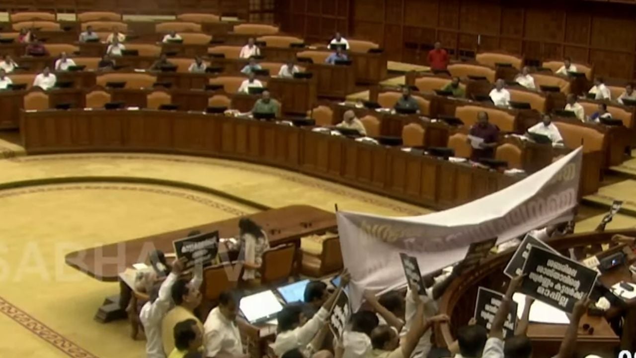 niyamasabha sabarimala dwarapalaka issue protest by udf