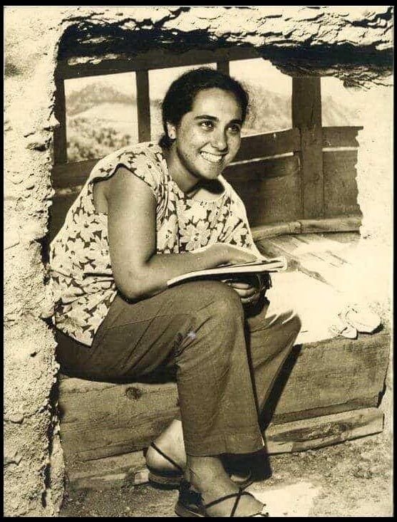 റോമില ഥാപ്പർ. ആദ്യകാല ചിത്രം