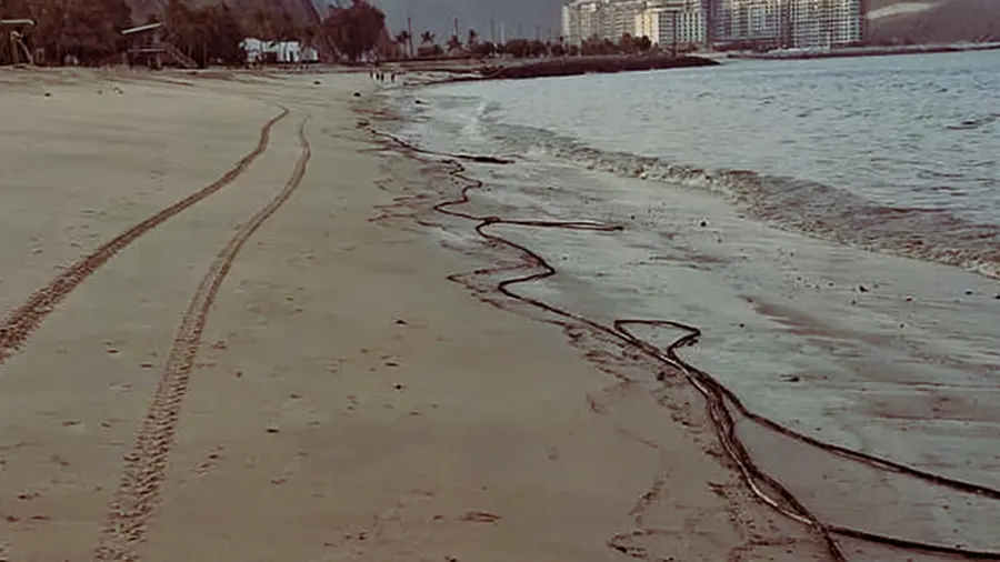 oil spill khorfakhan