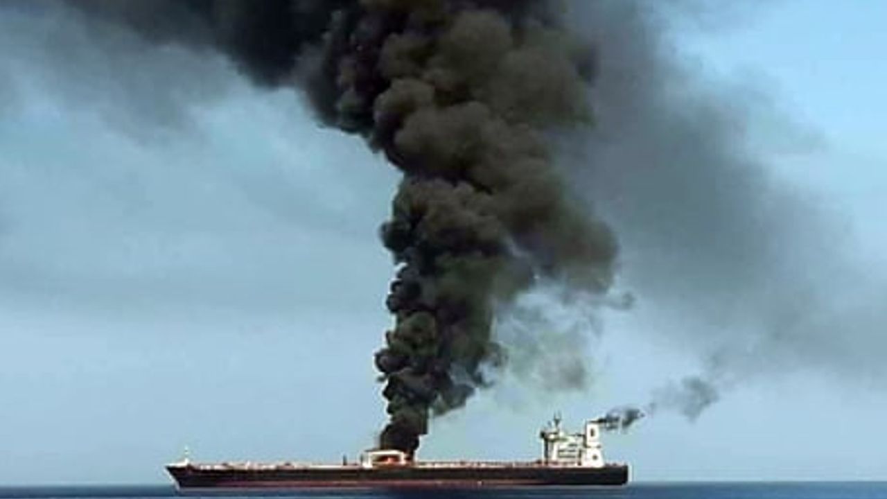 oman oil tanker attacked