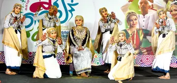 ഒപ്പന മത്സരത്തിൽ ഒന്നാംസ്ഥാനം പങ്കിട്ട തിരൂരങ്ങാടി പിഎസ്എംഒ കോളേജ് ടീം