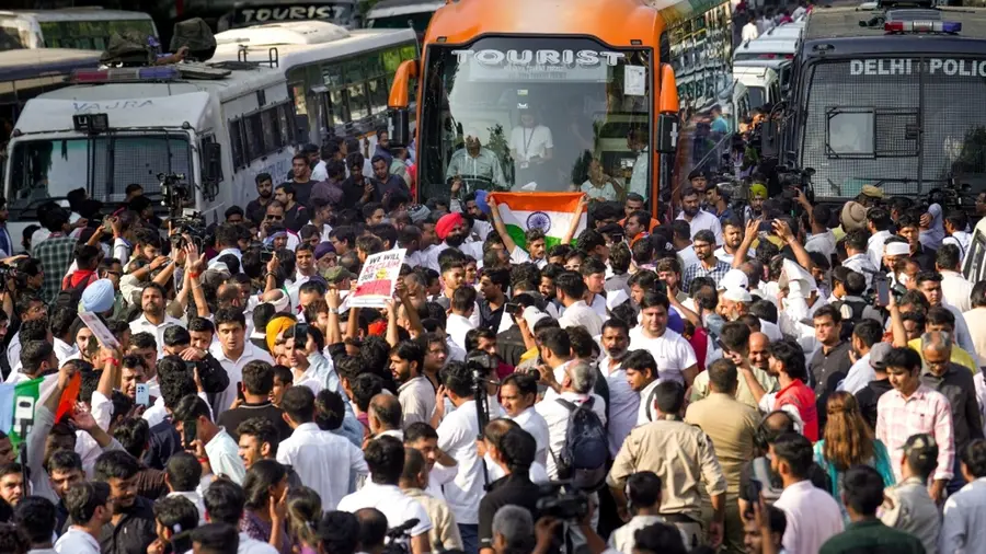 , opposition MPs march Jantar Mantar
