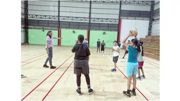 ഒറ്റൂർ ഇൻഡോർ സ്റ്റേഡിയത്തിൽ കോച്ച് അശ്വിനി എസ് കുമാറിന്റെ നേതൃത്വത്തിൽ കുട്ടികൾക്ക്
കായിക പരിശീലനം നൽകുന്നു