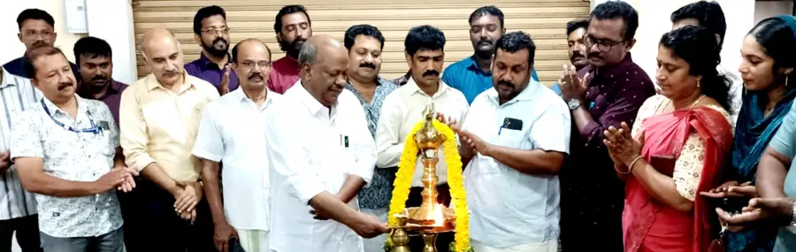 ജില്ലാ സ്കൂൾ കലോത്സവത്തിന്റെ പാചകപ്പുര കേരള കാഷ്യൂ കോർപറേഷൻ ചെയർമാൻ എസ് ജയമോഹൻ ഉദ്ഘാടനംചെയ്യുന്നു