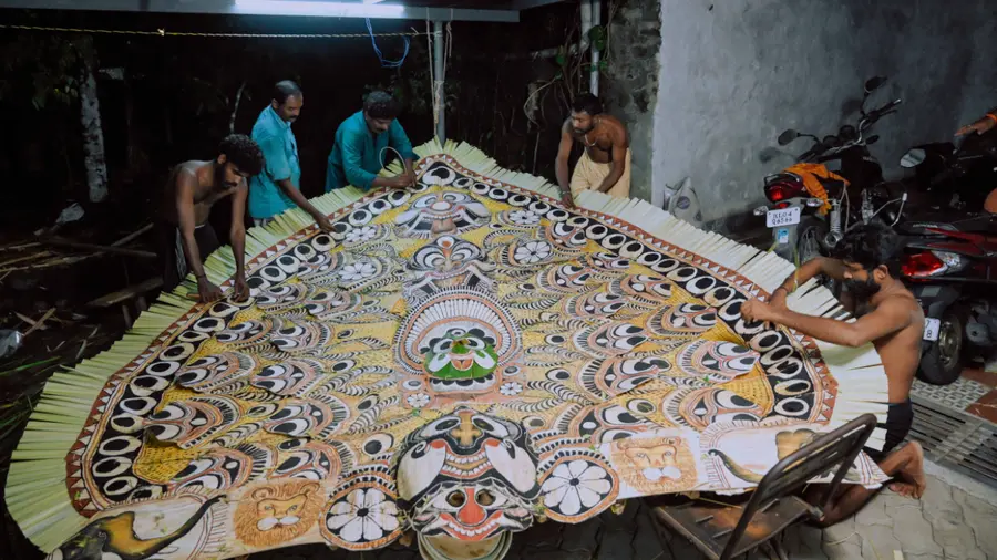 padayani