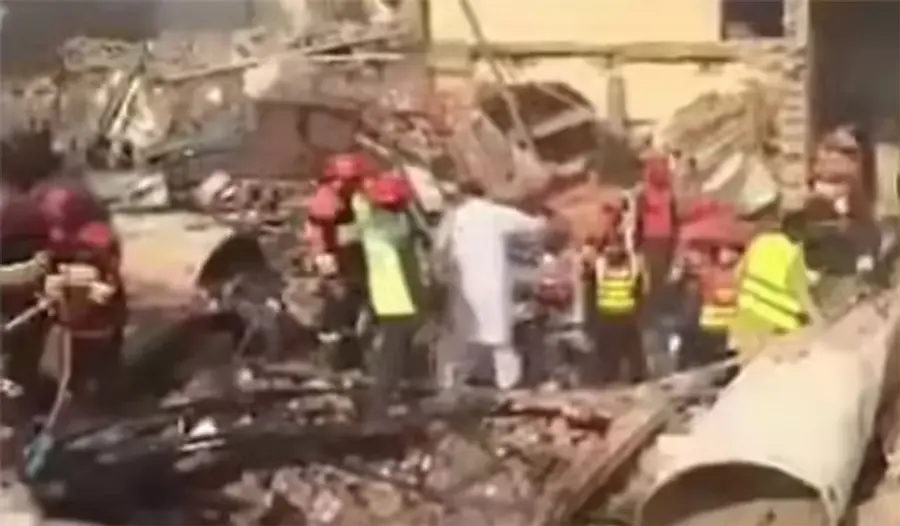 blast in glue factory pakisthan