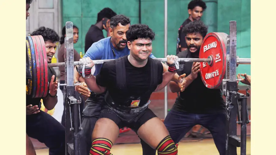 പവർ ലിഫ്റ്റിങ്ങിൽ സീനിയർ ബോയ്സ് 83 കാറ്റഗറിയിൽ ഒന്നാംസ്ഥാനം എ എച്ച് ഹുസെെ (ജിഎച്ച്എസ്എസ് ബാലരാമപുരം)