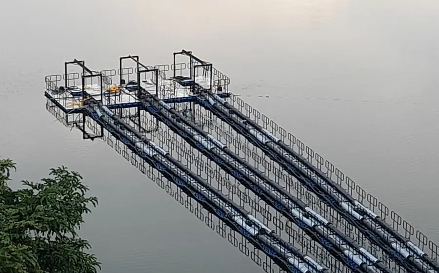 പീച്ചി അണക്കെട്ടിൽ നിന്ന് വെള്ളമെടുക്കാൻ സ്ഥാപിച്ച ഫ്ലോട്ടിങ് ഇൻടേക് സംവിധാനം