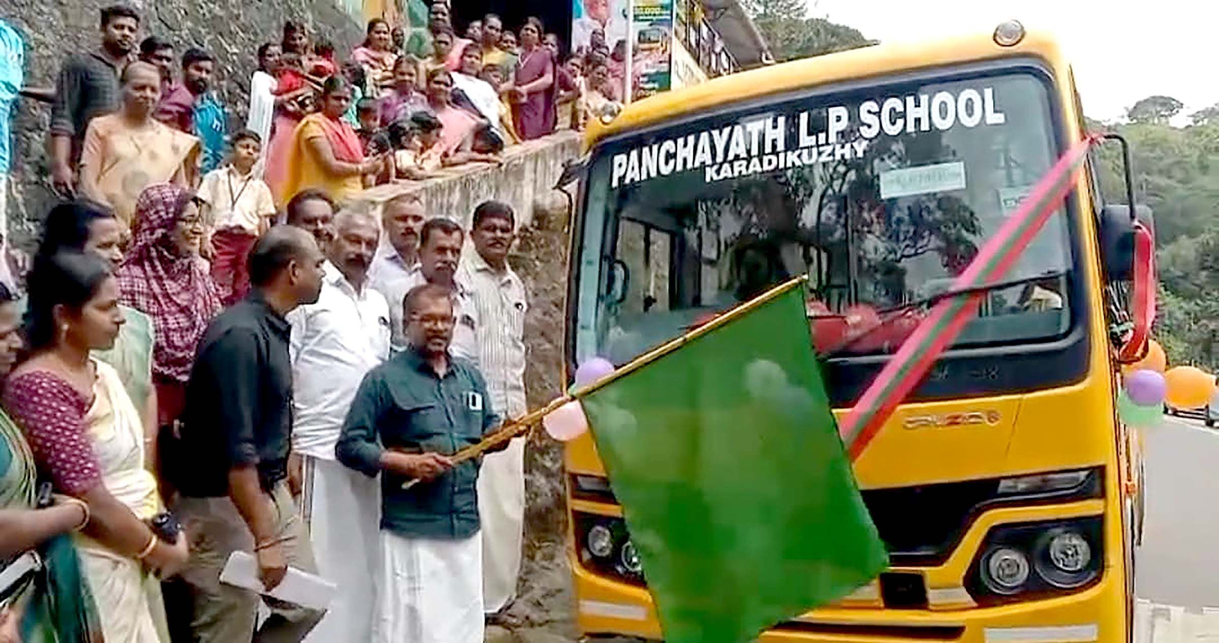 ദിനേശൻ ഫ്ളാഗ് ഓഫ് ചെയ്തു!