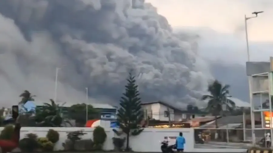 philipines volcano erruption