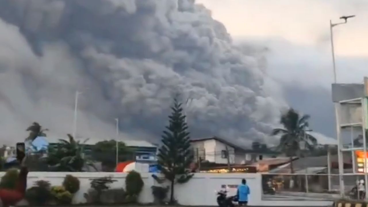 philipines volcano erruption