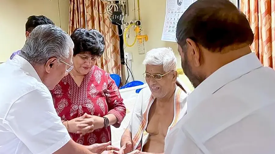 pinarayi-vijayan-visits-g-sukumaran-nair