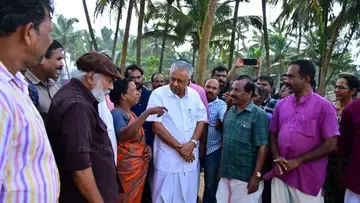pinarayi vijayan Visits Mavilakkadappuram.jpg