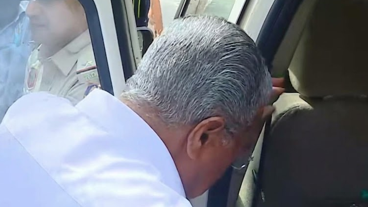 Pinarayi Vijayan arrest 
