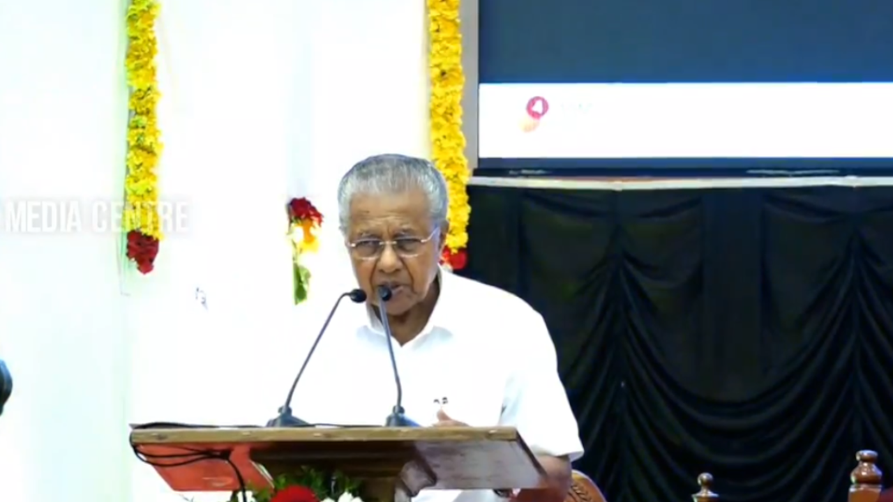 pinarayi vijayan police