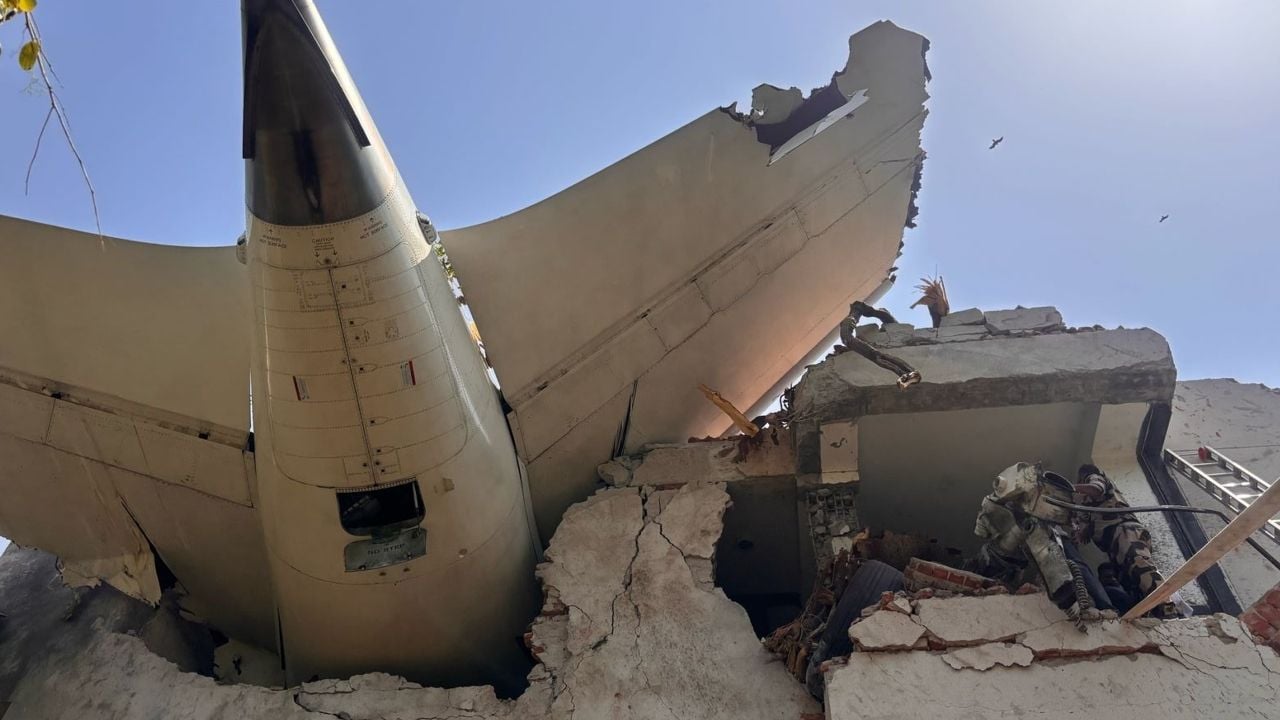 plane crashes into Ahmedabad's BJ Medical College hostel