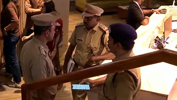 police repoter tv.jpg