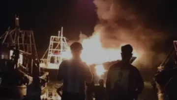 ponnani boat catches fire