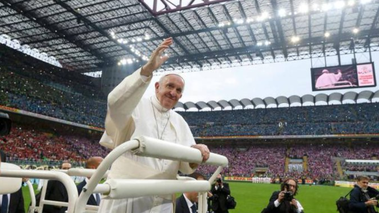 pope at football stadium