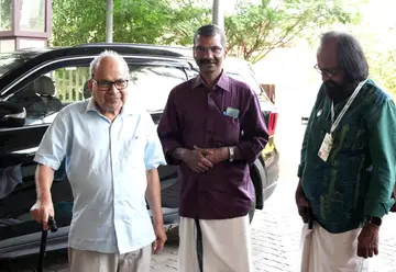 ആനന്ദ്‌, പി പവിത്രൻ, കേളി രാമചന്ദ്രൻ