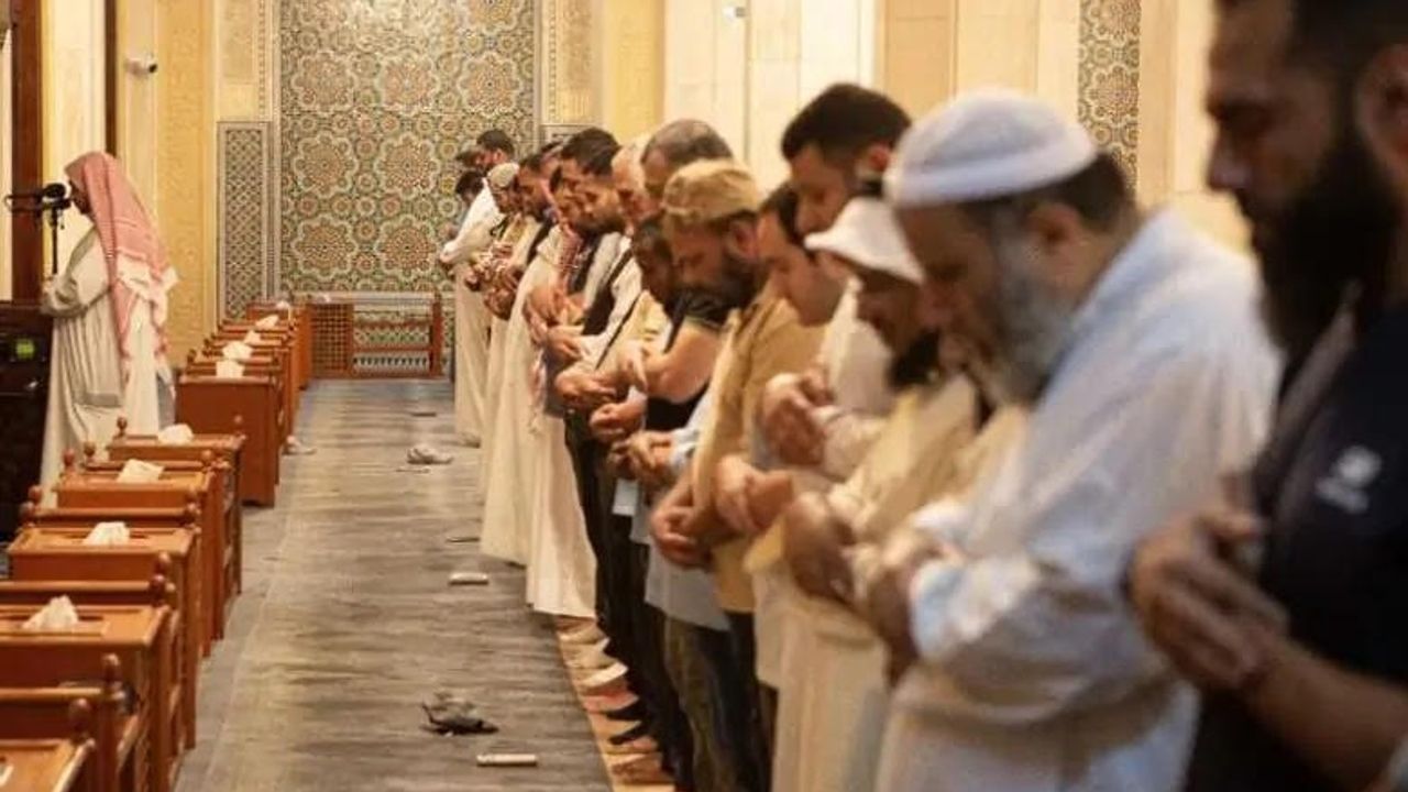 prayer mosque