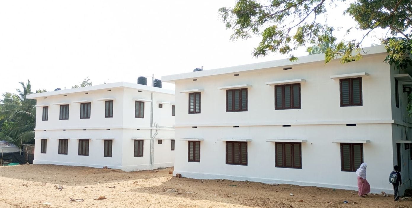 The flat complex built in Unnyal under the Punargeham project for fishermen families will be demolished on Thursday.